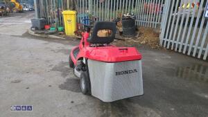 HONDA HF1211H hydrostatic drive direct collect ride on mower (s/n 8004055) - 3