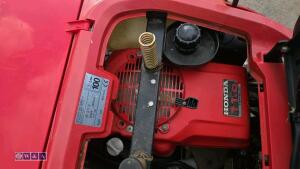 HONDA HF1211H hydrostatic drive direct collect ride on mower (s/n 8004055) - 14