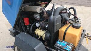2009 DOOSAN 7/20 75cfm fast tow compressor (s/n 122503) - 12