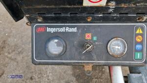 2009 DOOSAN 7/20 75cfm fast tow compressor (s/n 122503) - 16