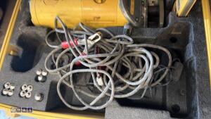 TOPCON pipe laser c/w case - 3