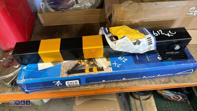 Retractable parking post