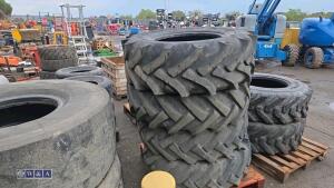 4 x BKT IMPLEMENT tyres (15.5/80-24) - 2