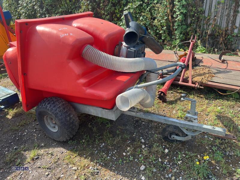 Towable paddock cleaner