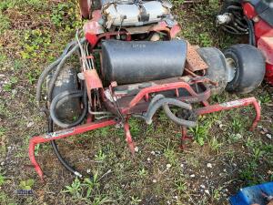 2 x TORO triple cylinder mower spares - 6