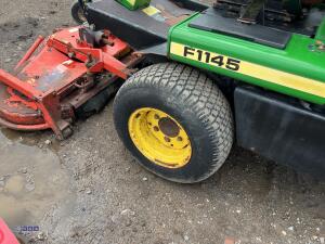 JOHN DEERE F1145 4wd out-front mower - 11