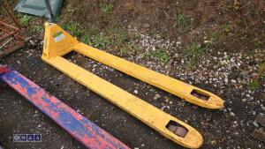 SURFER 2000kg long tined pallet truck - 3