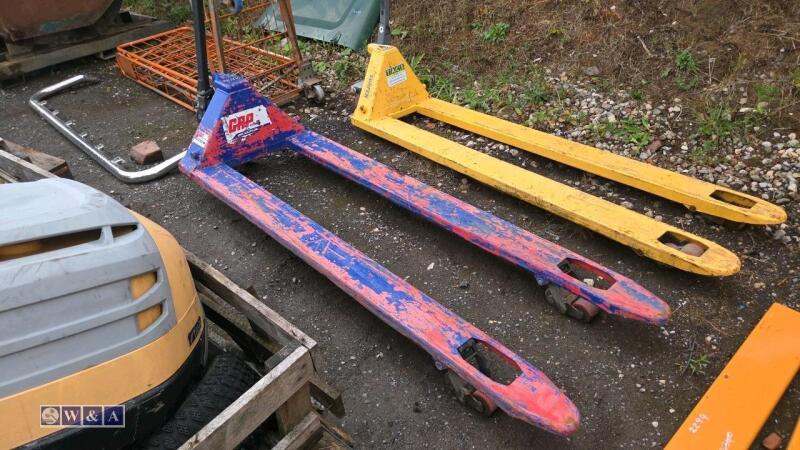 2000kg long tined hydraulic pallet truck