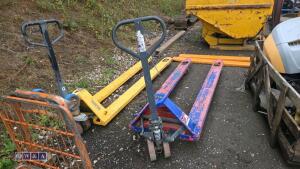 2000kg long tined hydraulic pallet truck - 4