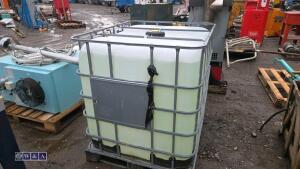 1000ltr IBC of vehicle wash solution - 2