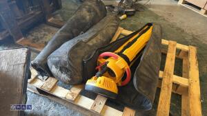 3 x light cannons c/w carry cases