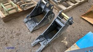 6'' digging bucket c/w teeth to suit 1.5t excavator (30mm pins) (unused) - 3