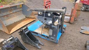 Pallet fork attachment to suit 7-9t excavator (45, 50 & 60mm multi pin pick up) (unused) - 3