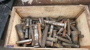 Box of excavator pins - 3