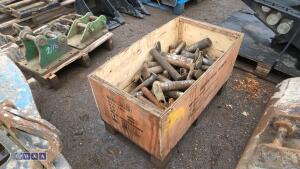 Box of excavator pins - 4