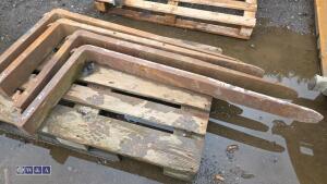 Pair of forklift tines