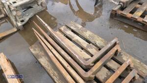 Pair of forklift tines - 2