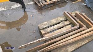 Pair of forklift tines - 3