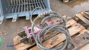 Hydraulic machine breaker c/w lines (30mm pins)