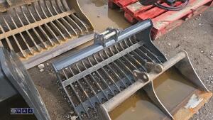 36'' rake riddle bucket to suit 0.75t excavator (25mm pins) (unused) - 2