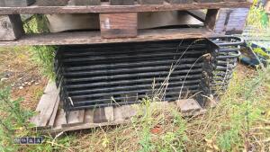 Bow top fencing (approx 10 x 2m x 1m panels, 11 x post & fixings) - 4
