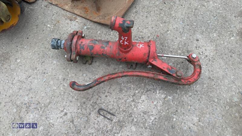 Hand pump