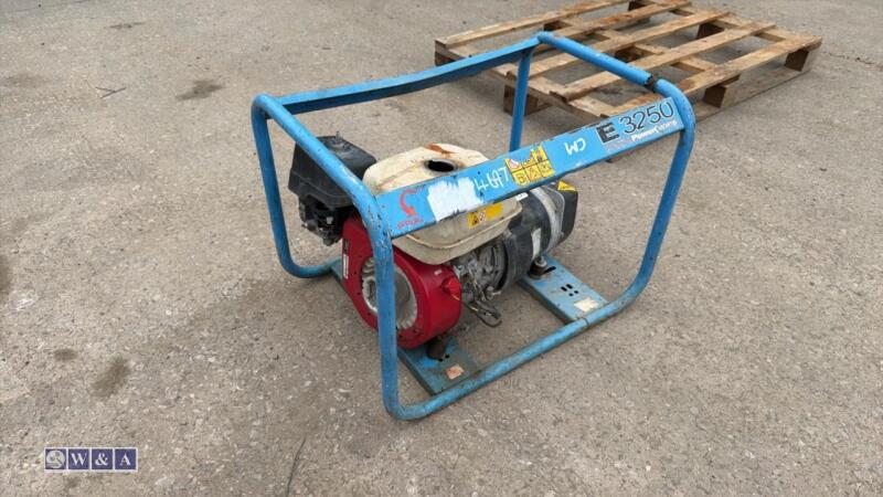 PRAMAC E3250 petrol generator