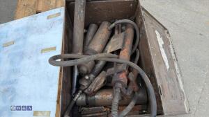 2 x manual hydraulic hand pumps - 2