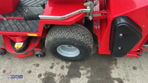 COUNTAX C300H 13.5hp Briggs & Stratton 36'' cut PGC (s/n B8260723) - 11