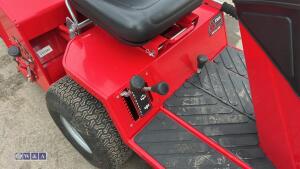 COUNTAX C300H 13.5hp Briggs & Stratton 36'' cut PGC (s/n B8260723) - 17