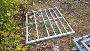 Approximately 4ft metal gate - 4