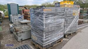 Pallet of plastic crates - 2