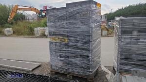 Pallet of plastic crates - 4
