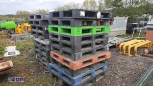 Quantity of plastic pallets (approx 30) - 2