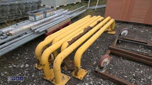 7 x bolt down crash barriers - 4