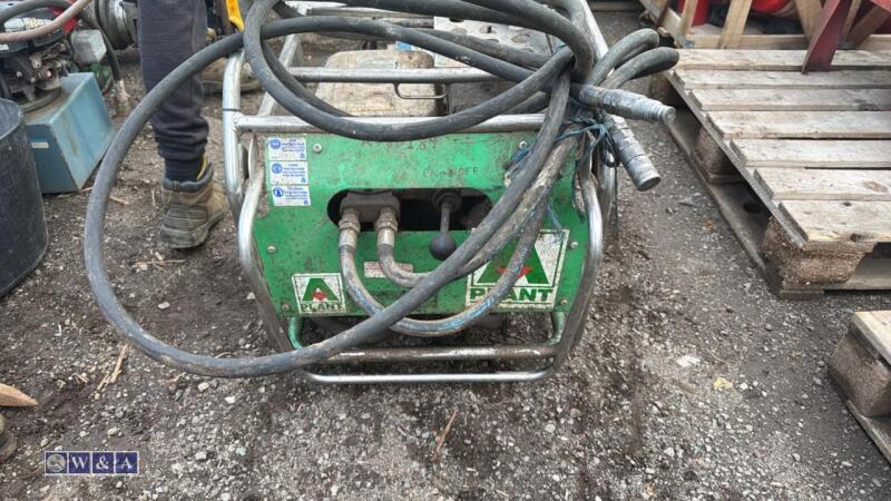 JCB BEAVER petrol hydraulic power pack c/w hose