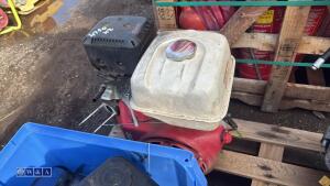 HONDA petrol engine c/w parts - 3