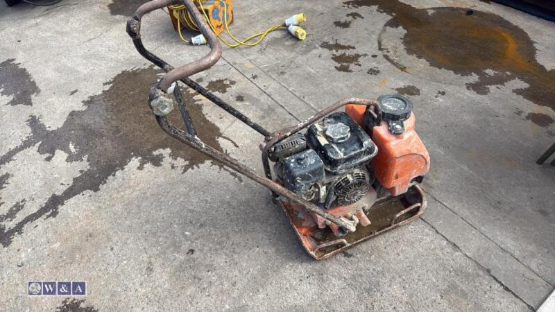 Petrol compaction plate c/w dust suppression bottle