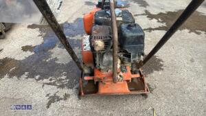 Petrol compaction plate c/w dust suppression bottle - 3
