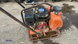 Petrol compaction plate c/w dust suppression bottle - 5