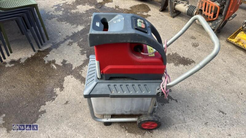 PERFORMANCE POWER 240v garden shredder