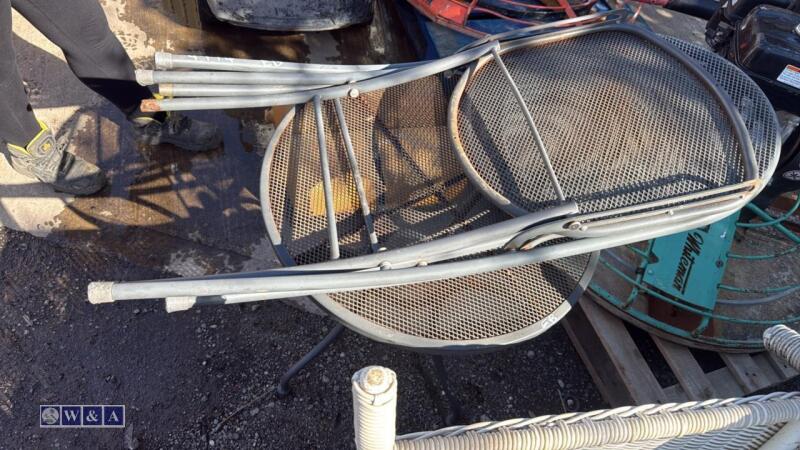 Metal garden table & 2 x chairs