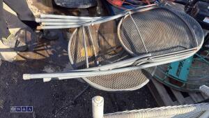 Metal garden table & 2 x chairs