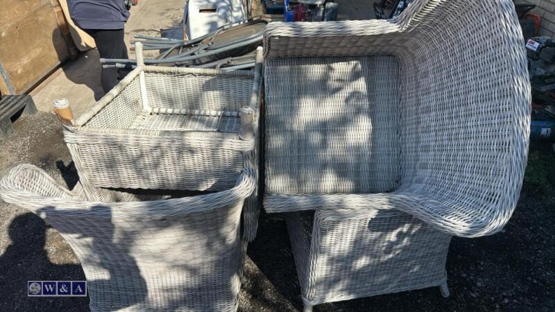 4 x rattan chairs