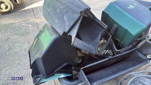 Quantity of mower collection boxes - 2