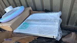 Pallet of ceiling lights - 4