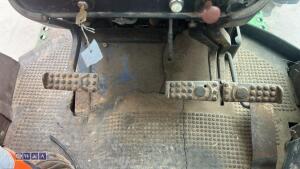 JOHN DEERE 3640 4wd tractor (s/n L03640U545864) - 30