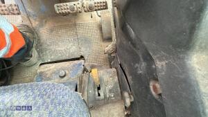 JOHN DEERE 3640 4wd tractor (s/n L03640U545864) - 31
