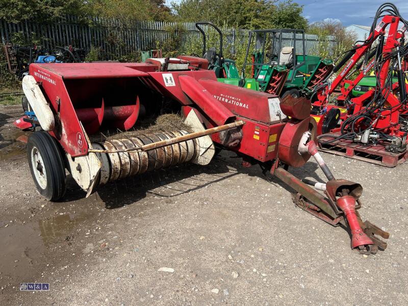 INTERNATIONAL B47 conventional baler (s/n 33483)