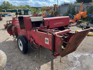 INTERNATIONAL B47 conventional baler (s/n 33483) - 3